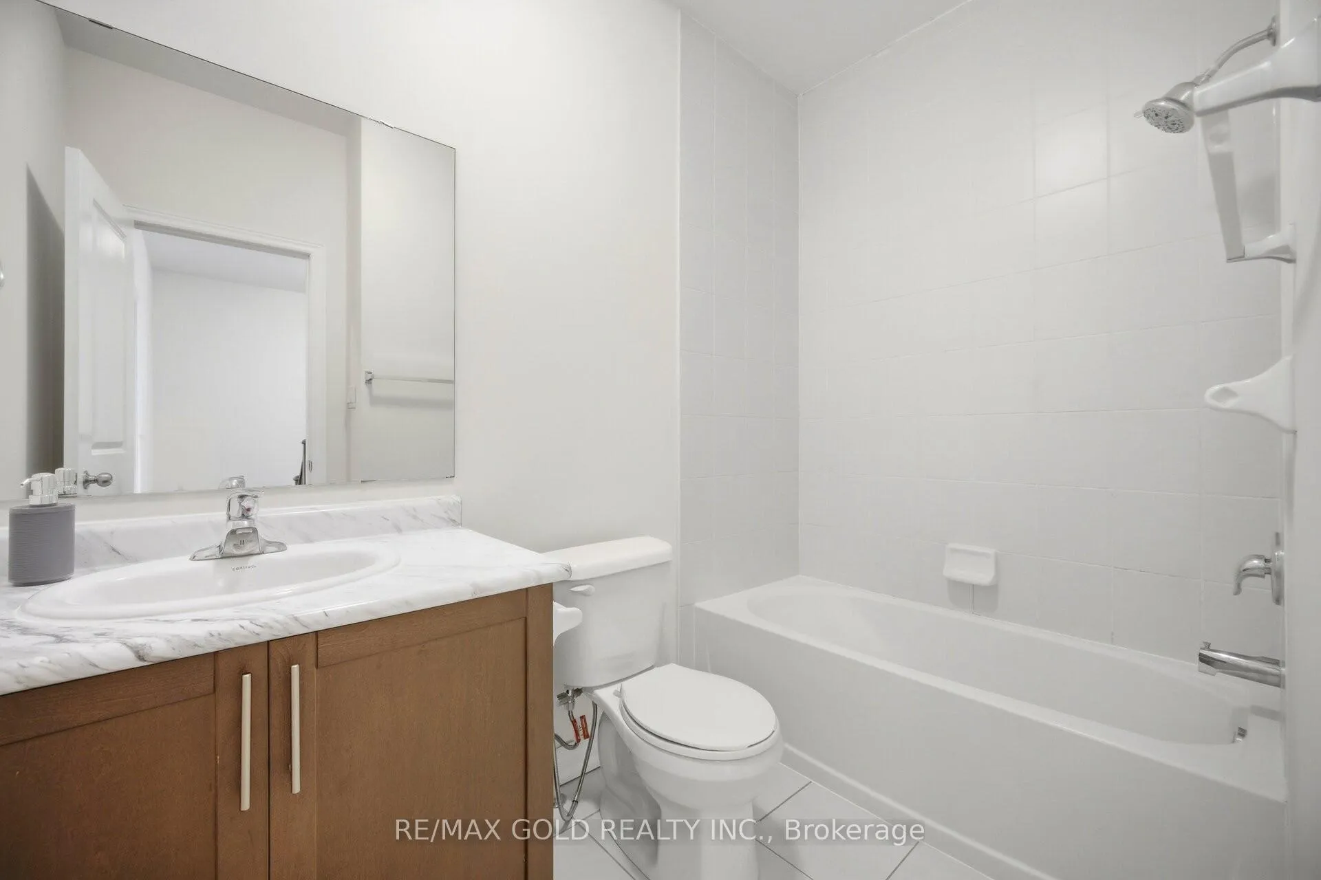 Photo 17 of 145 Adventura Road, Brampton, Northwest Brampton — HOMEH