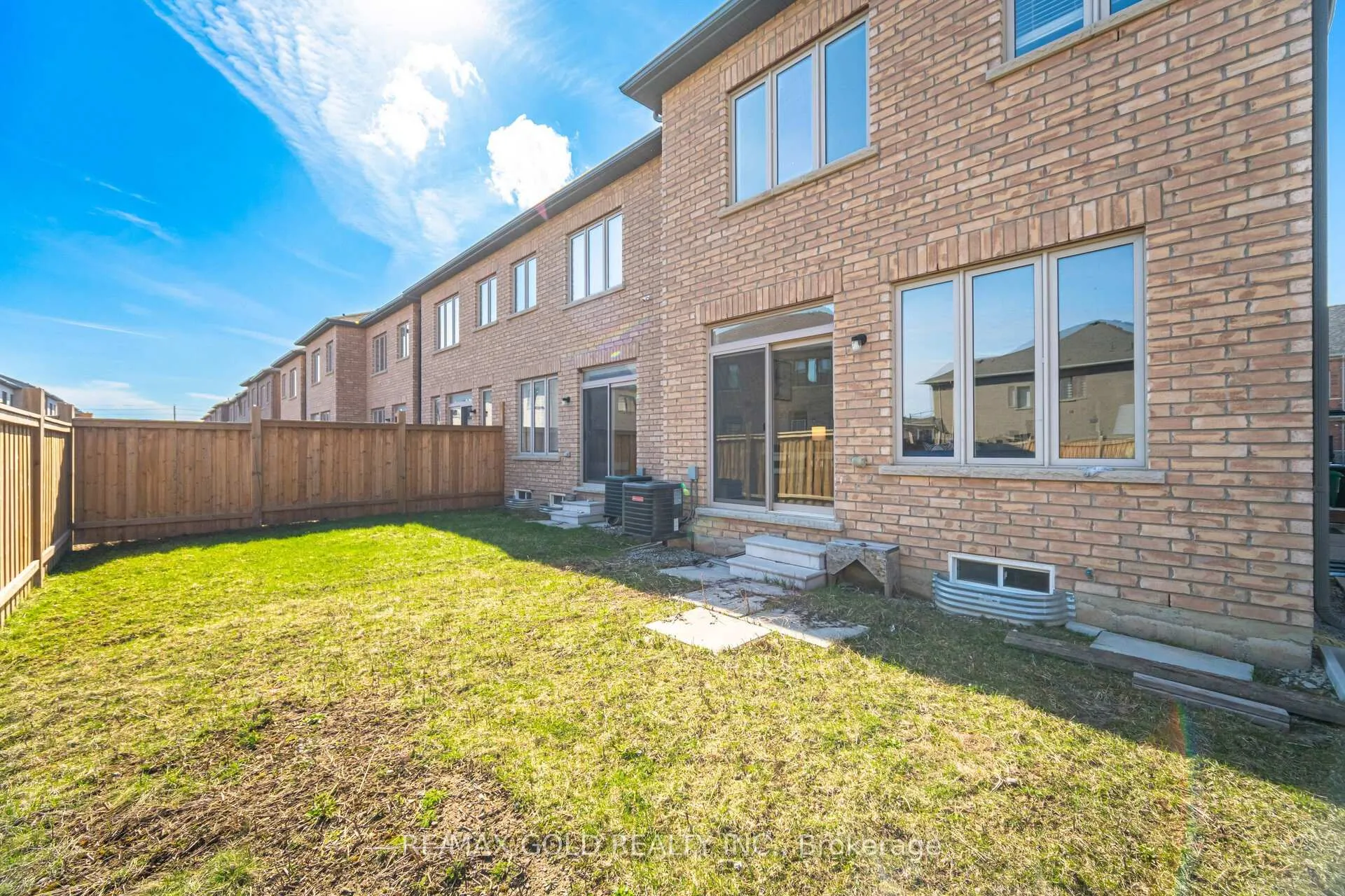 Photo 24 of 145 Adventura Road, Brampton, Northwest Brampton — HOMEH