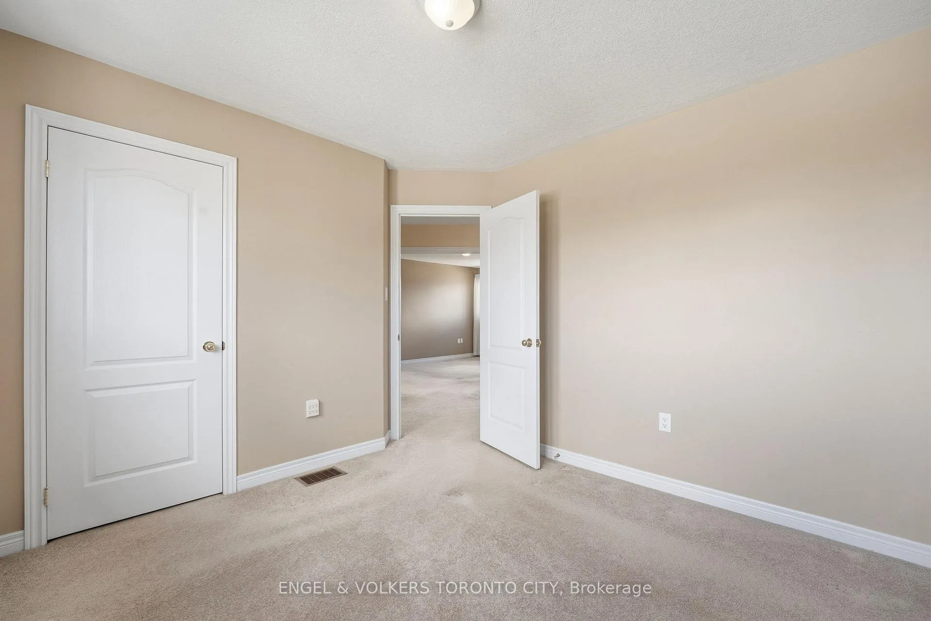 Photo 40 of 144 Buchanan Drive, New Tecumseth, Alliston — HOMEH