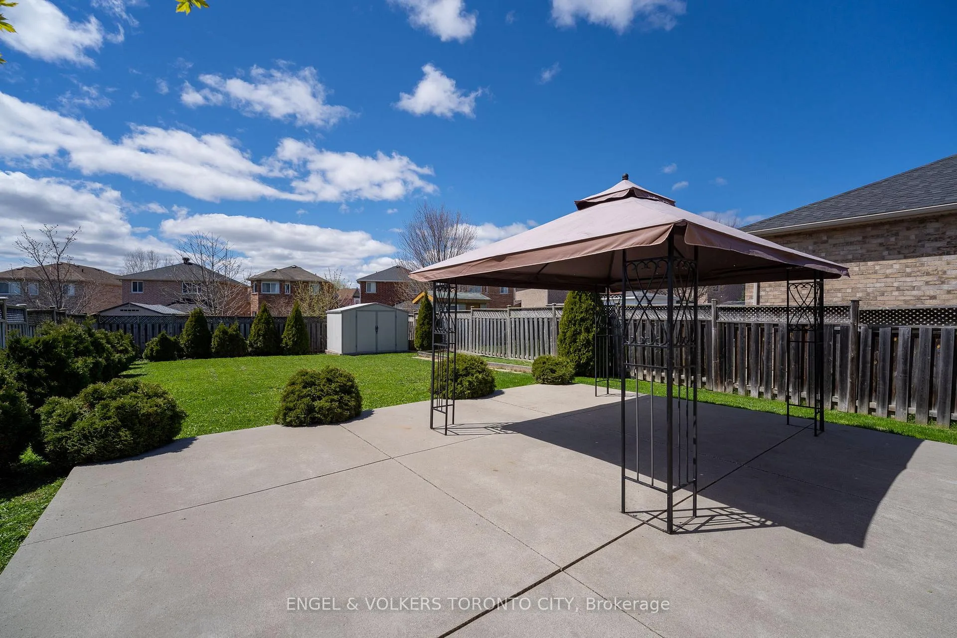 Photo 42 of 144 Buchanan Drive, New Tecumseth, Alliston — HOMEH