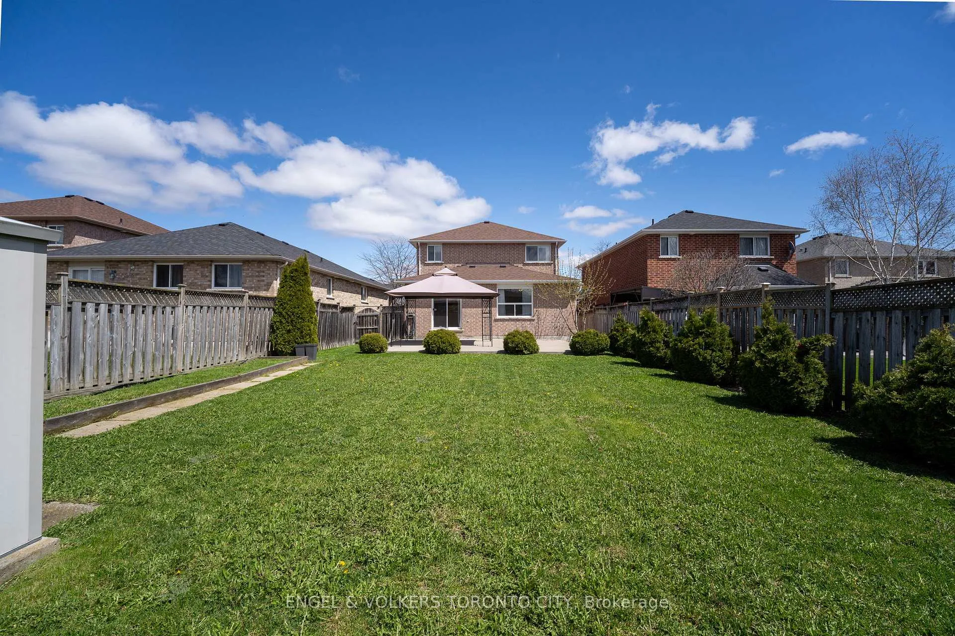Photo 43 of 144 Buchanan Drive, New Tecumseth, Alliston — HOMEH