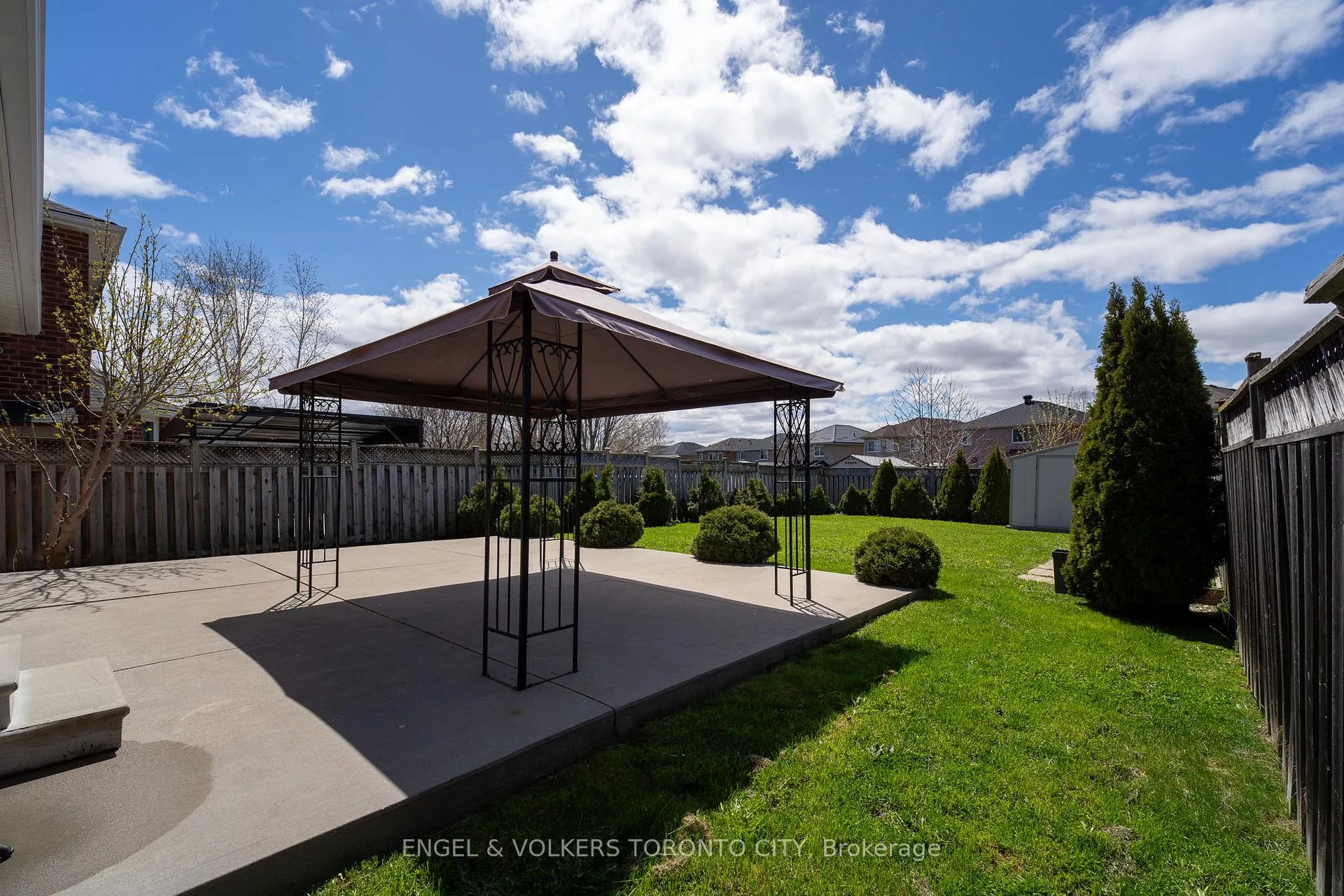 Photo 45 of 144 Buchanan Drive, New Tecumseth, Alliston — HOMEH