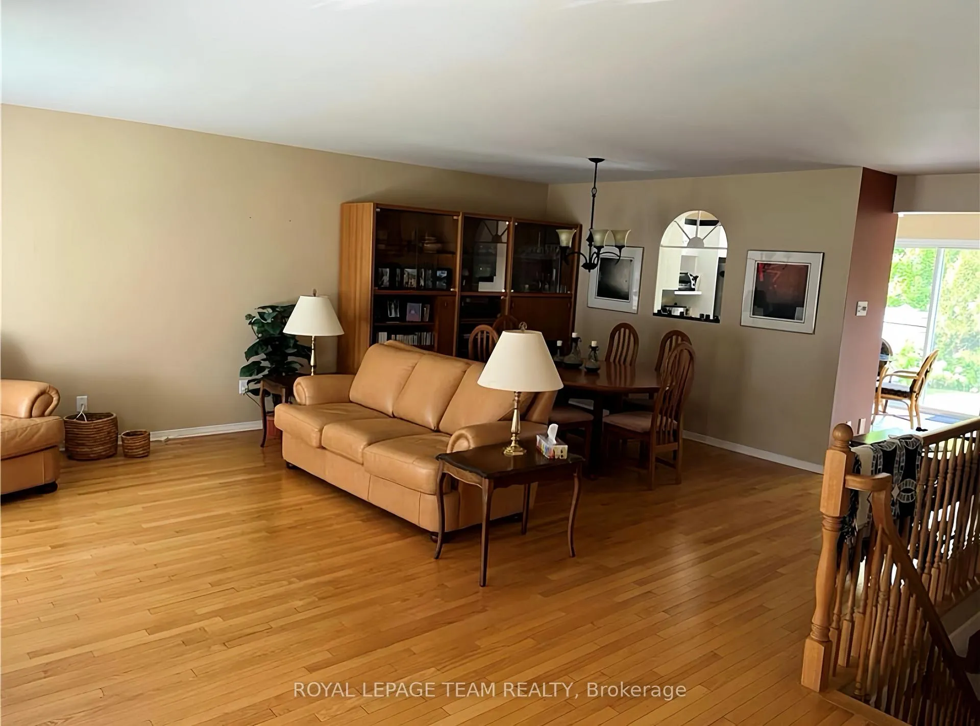 Photo 3 of 2144 Concorde Avenue, Cornwall — HOMEH