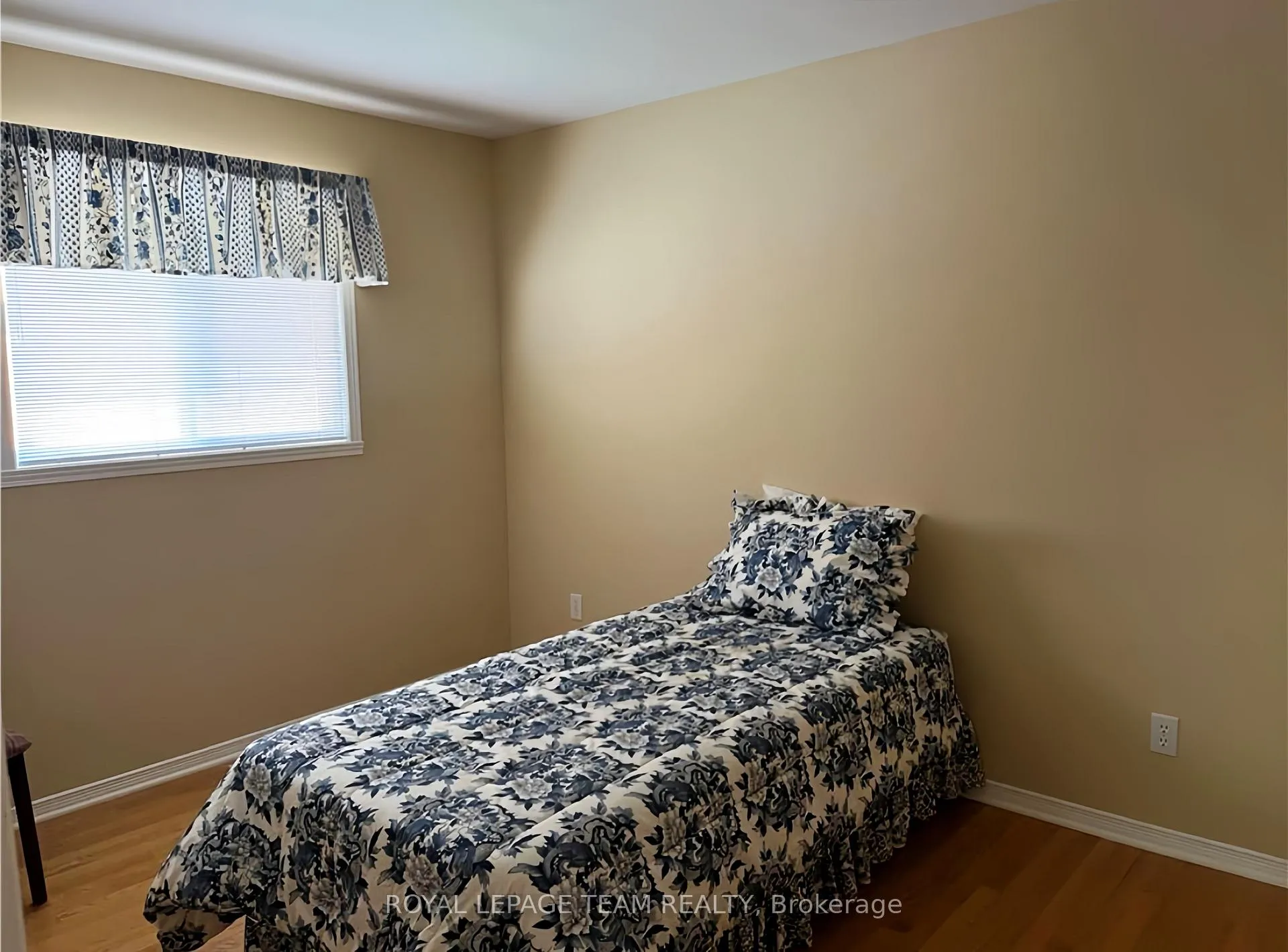 Photo 12 of 2144 Concorde Avenue, Cornwall — HOMEH