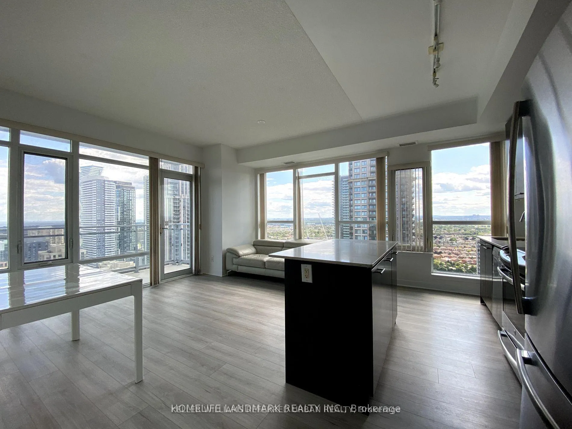 Photo 3 of Unit 2605, 360 Square One Drive, Mississauga, City Centre — HOMEH