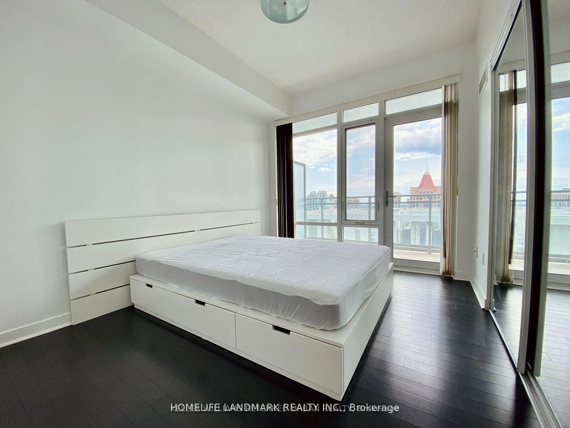 Photo 4 of Unit 2605, 360 Square One Drive, Mississauga, City Centre — HOMEH