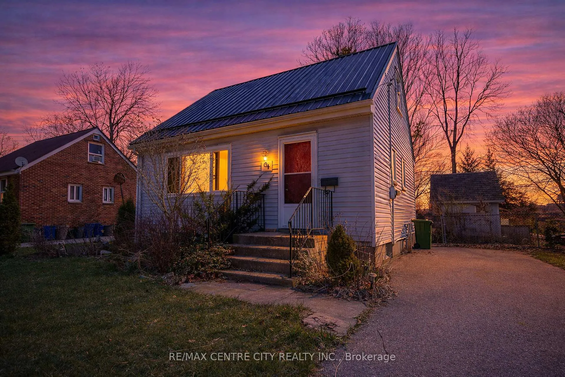 Photo 5 of 64 Dunkirk Drive, St. Thomas — HOMEH