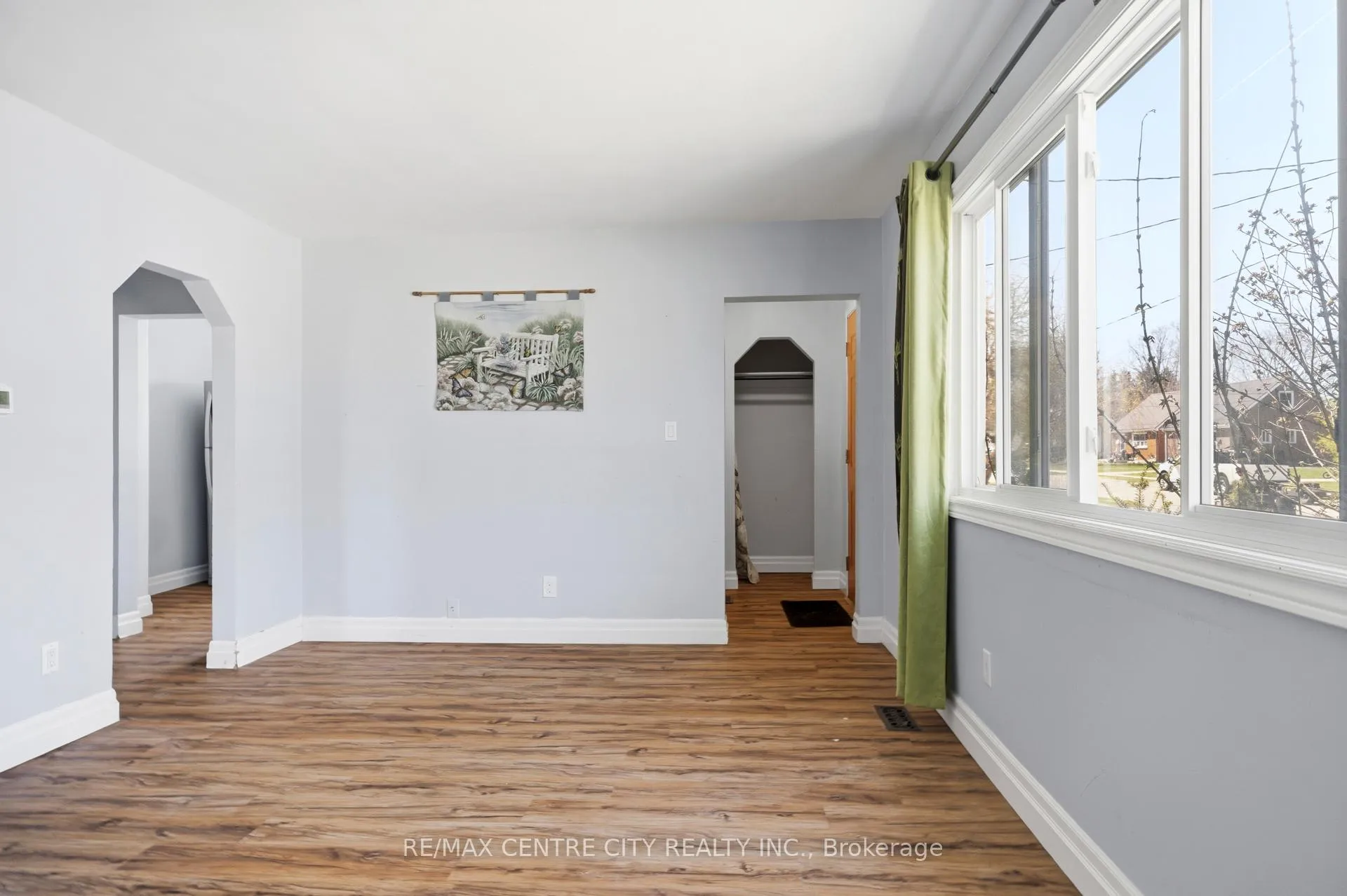 Photo 8 of 64 Dunkirk Drive, St. Thomas — HOMEH