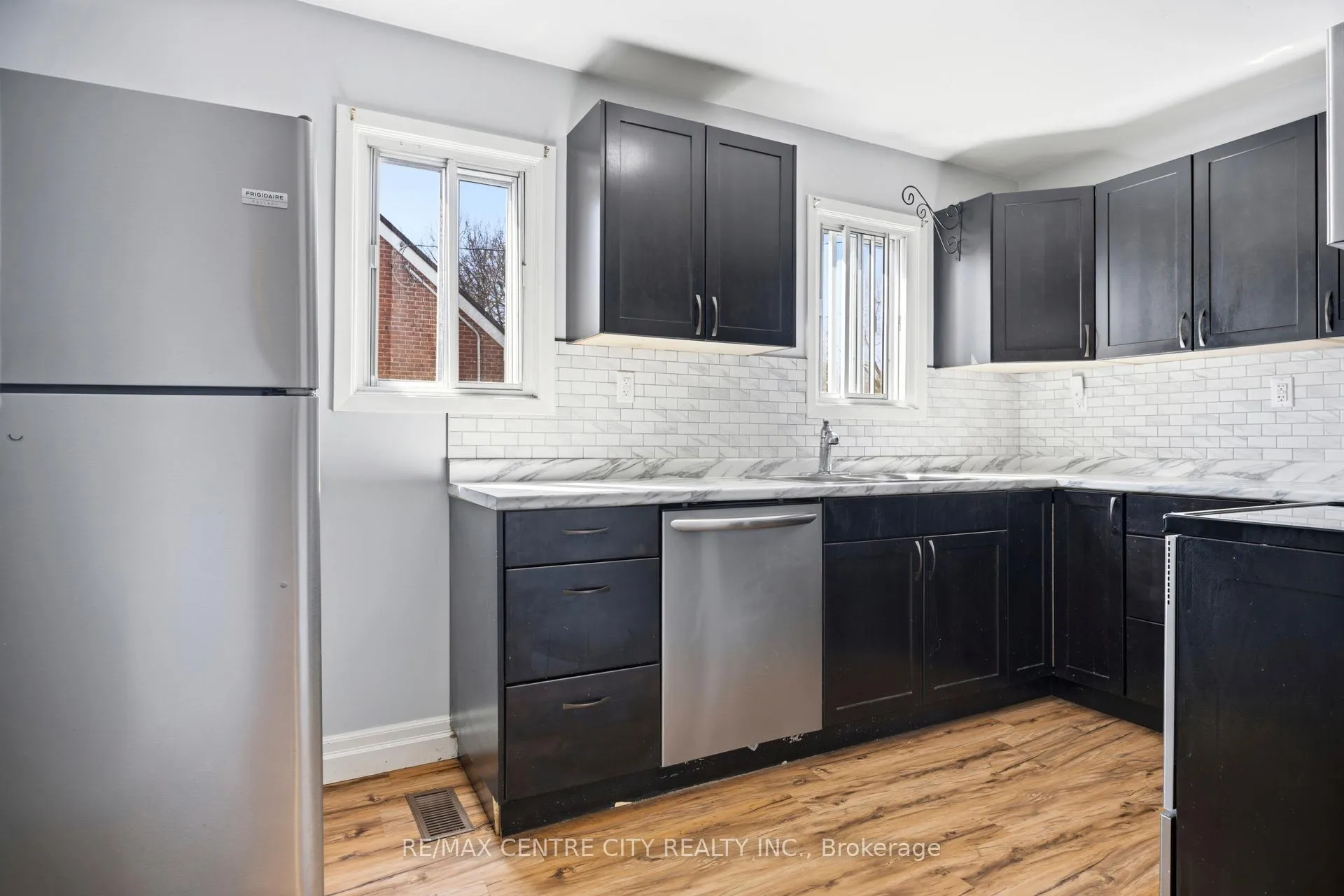Photo 10 of 64 Dunkirk Drive, St. Thomas — HOMEH