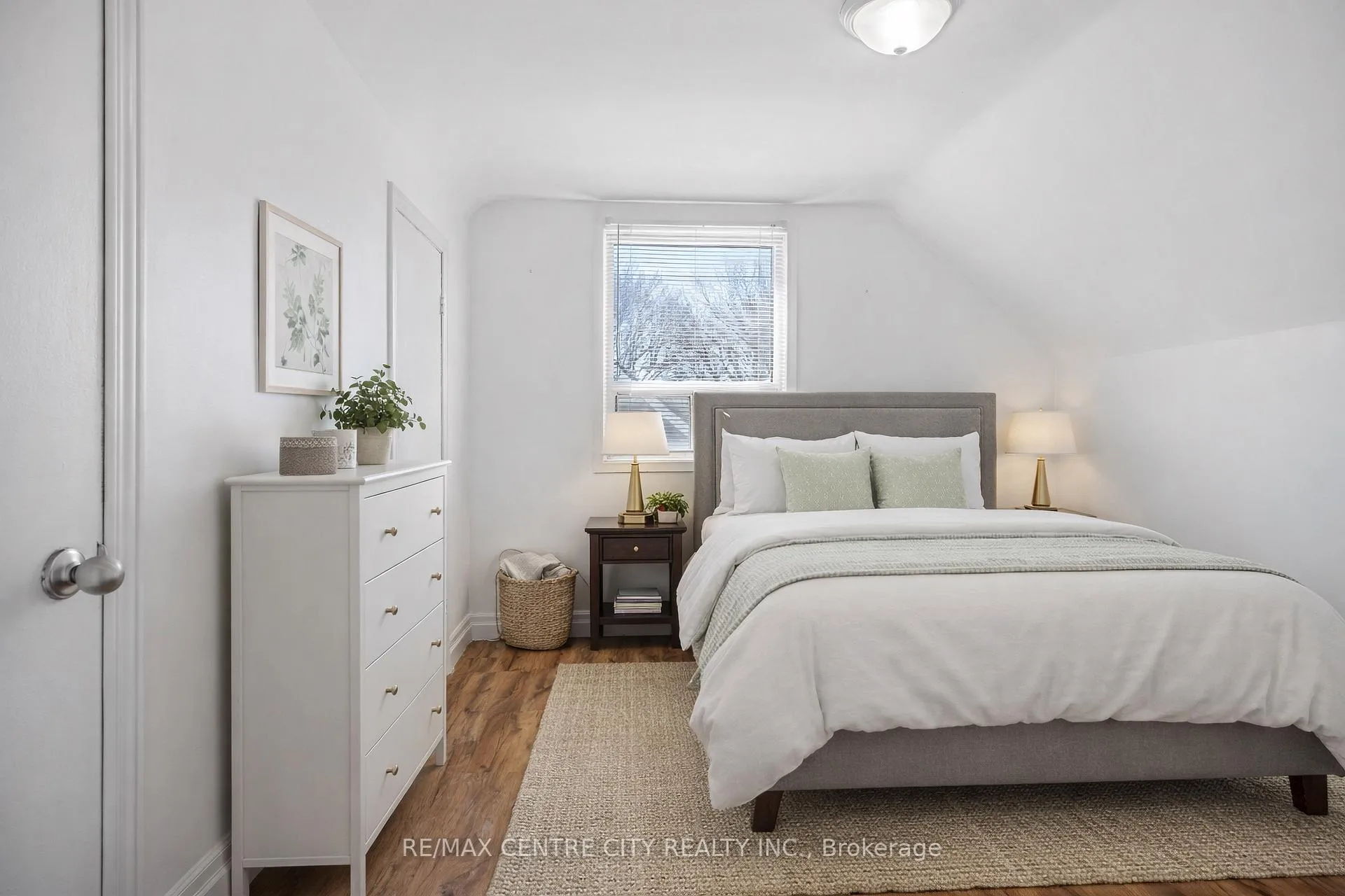 Photo 15 of 64 Dunkirk Drive, St. Thomas — HOMEH