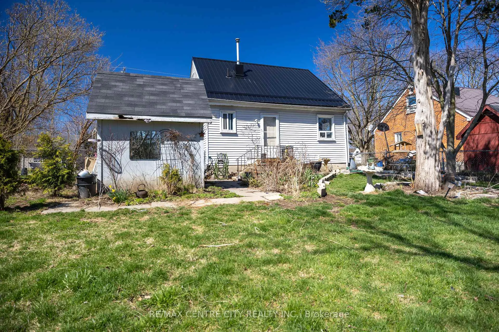 Photo 21 of 64 Dunkirk Drive, St. Thomas — HOMEH