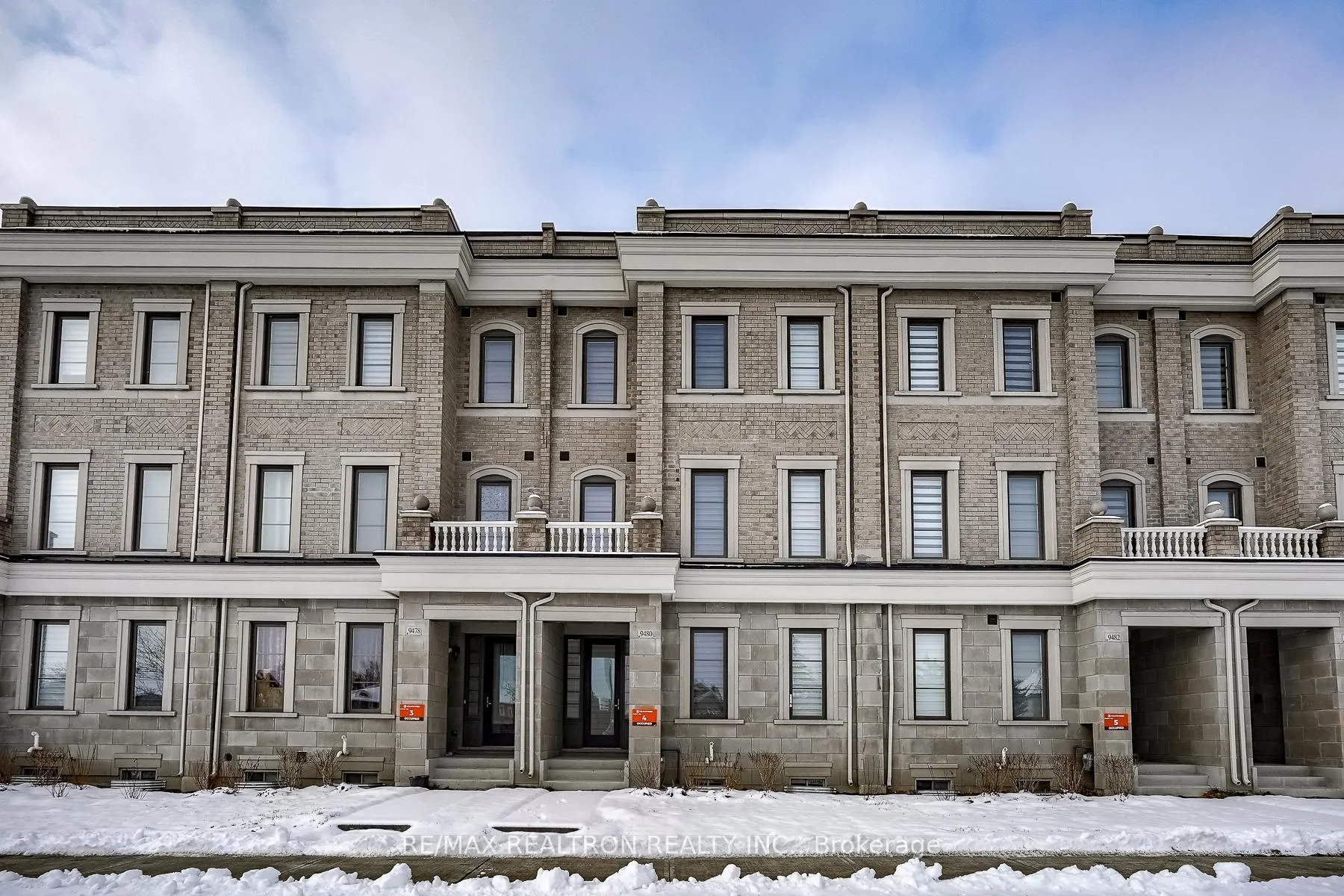 Front of Unit 4A, 9480 Bayview Avenue