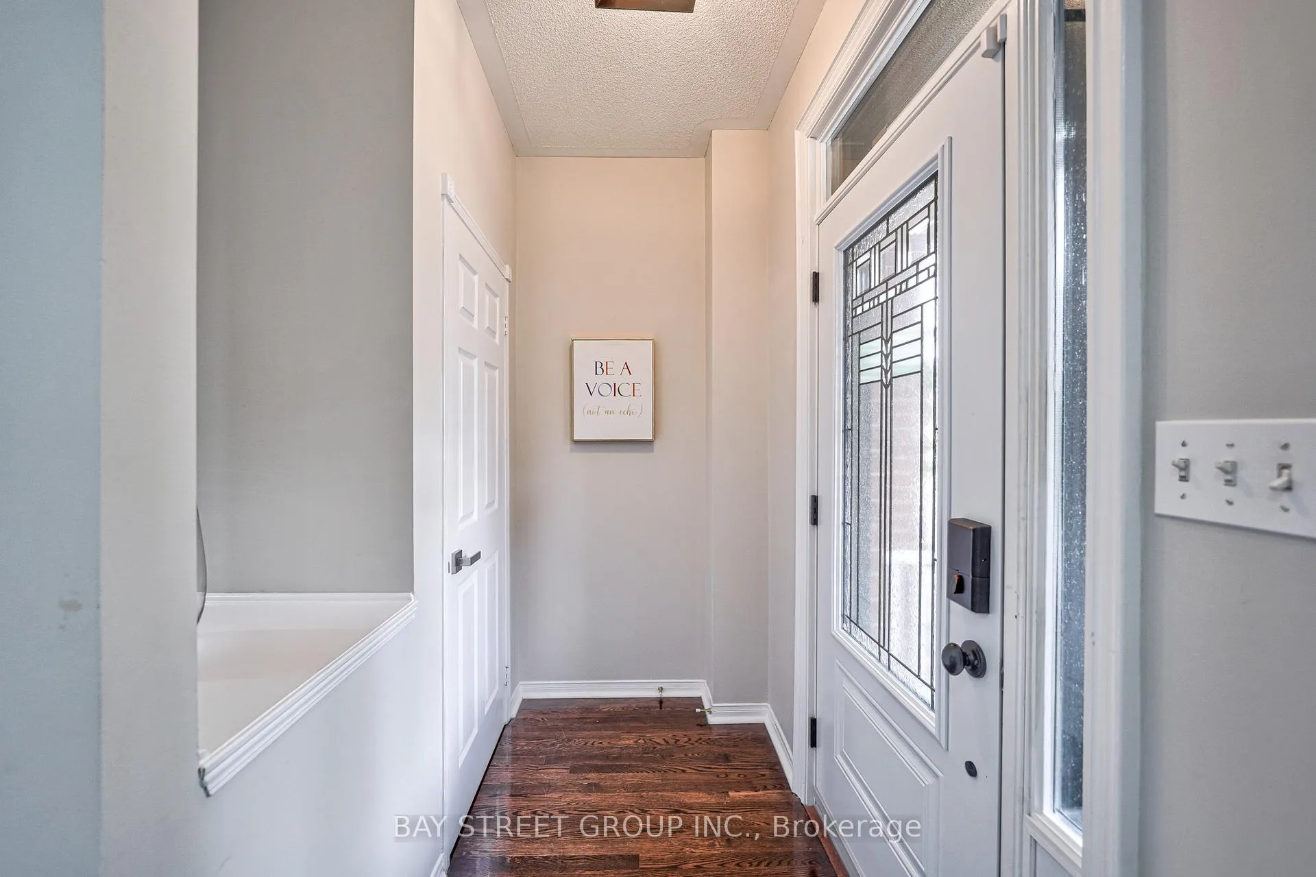 Photo 4 of 27 Dancers Drive, Markham, Angus Glen — HOMEH