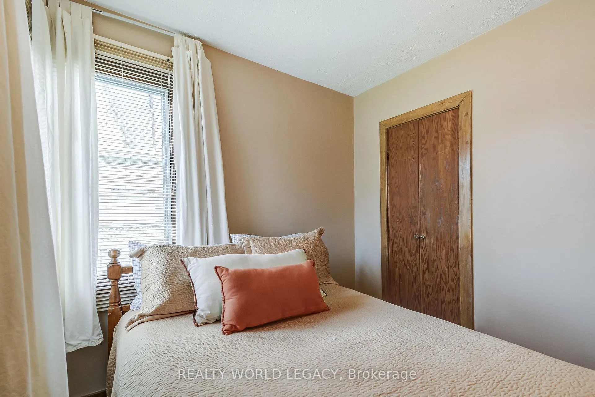 Photo 17 of 968 Stone Church Road E, Hamilton, Templemead — HOMEH