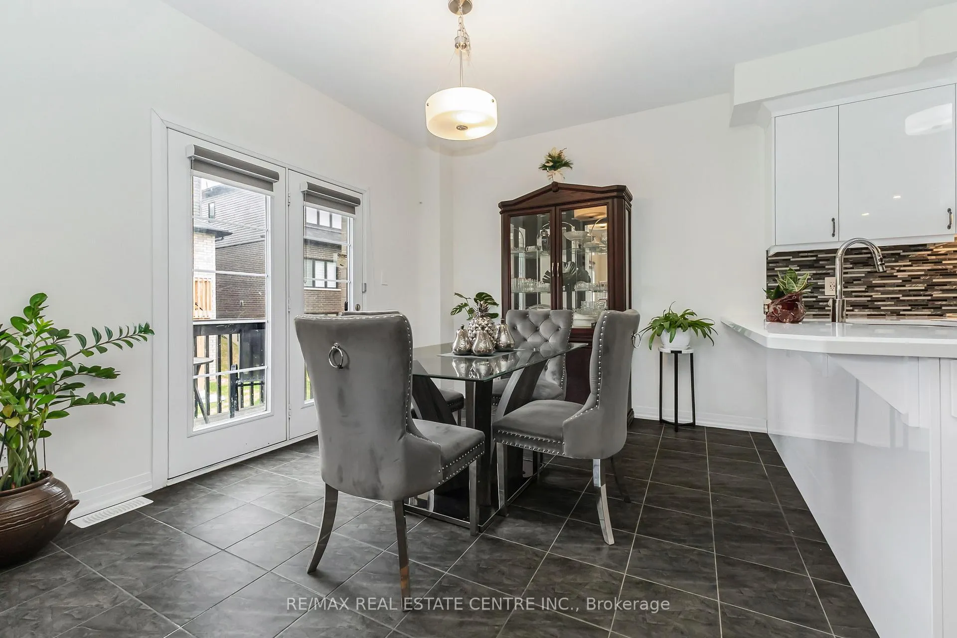 Photo 24 of 19 Whitton Road, Brant, Paris — HOMEH