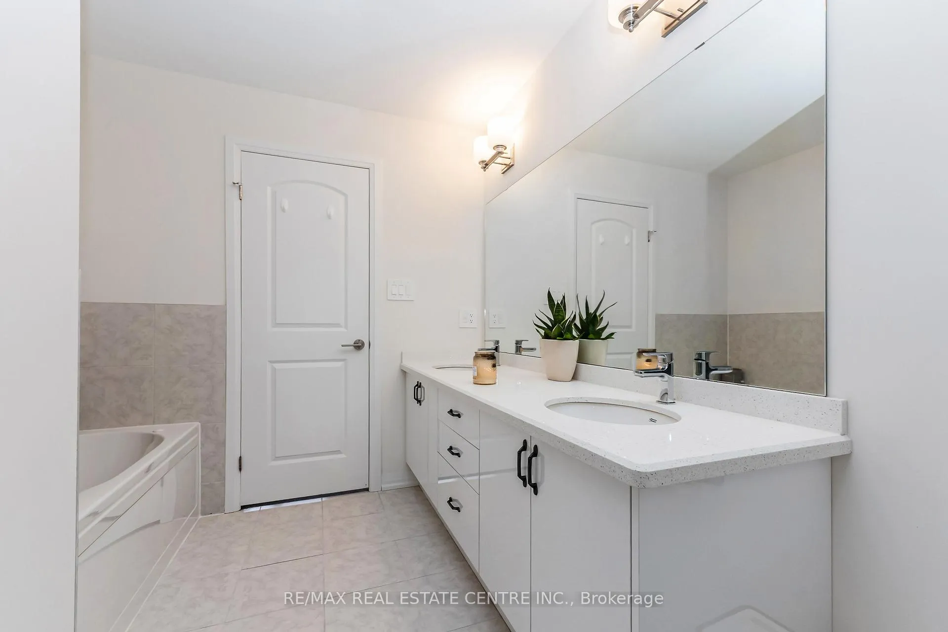 Photo 34 of 19 Whitton Road, Brant, Paris — HOMEH