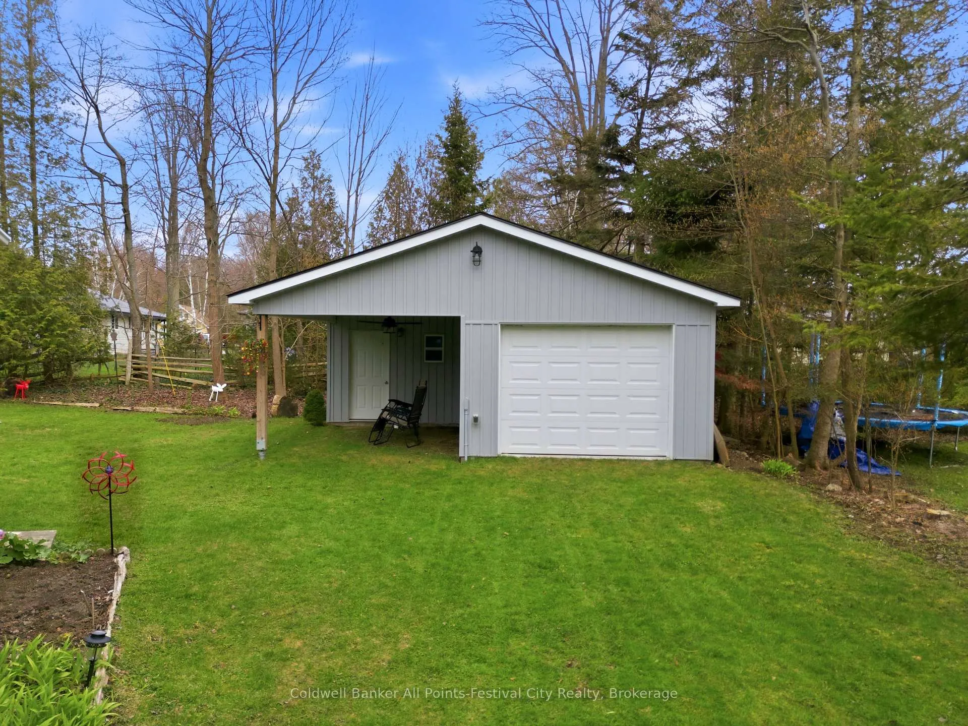 Photo 2 of 702 Yosacha Place, Huron-Kinloss — HOMEH