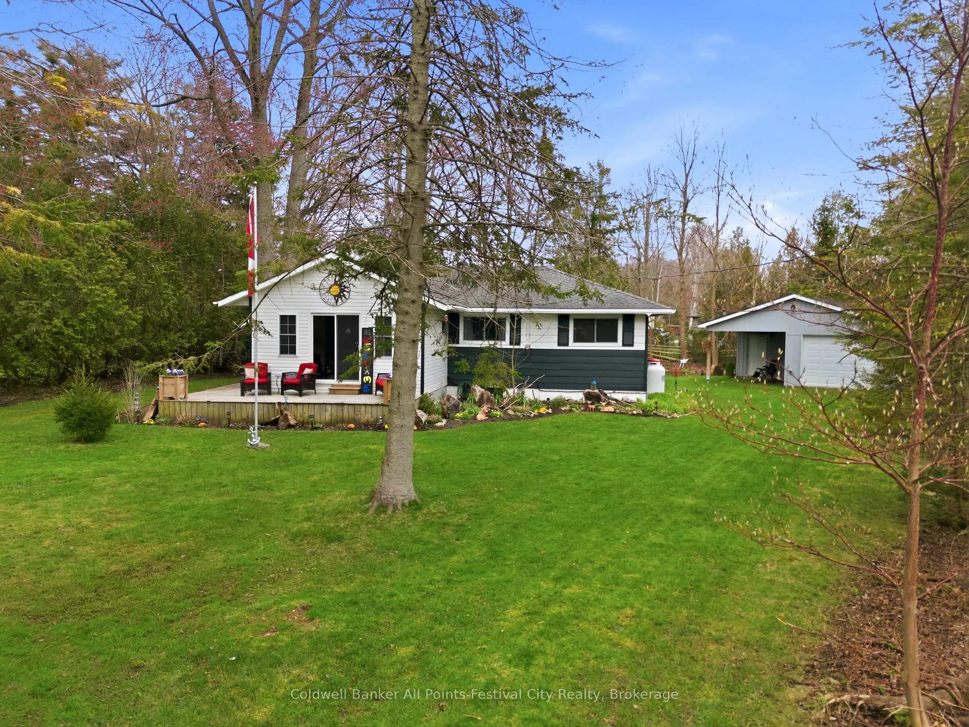 Photo 5 of 702 Yosacha Place, Huron-Kinloss — HOMEH