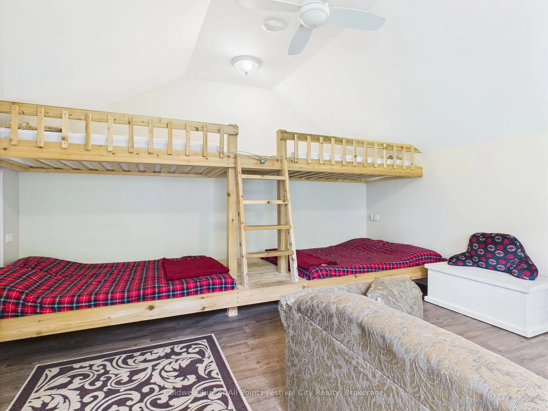 Photo 25 of 702 Yosacha Place, Huron-Kinloss — HOMEH