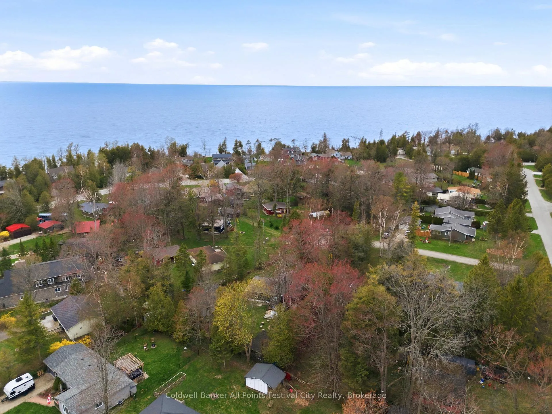 Photo 31 of 702 Yosacha Place, Huron-Kinloss — HOMEH