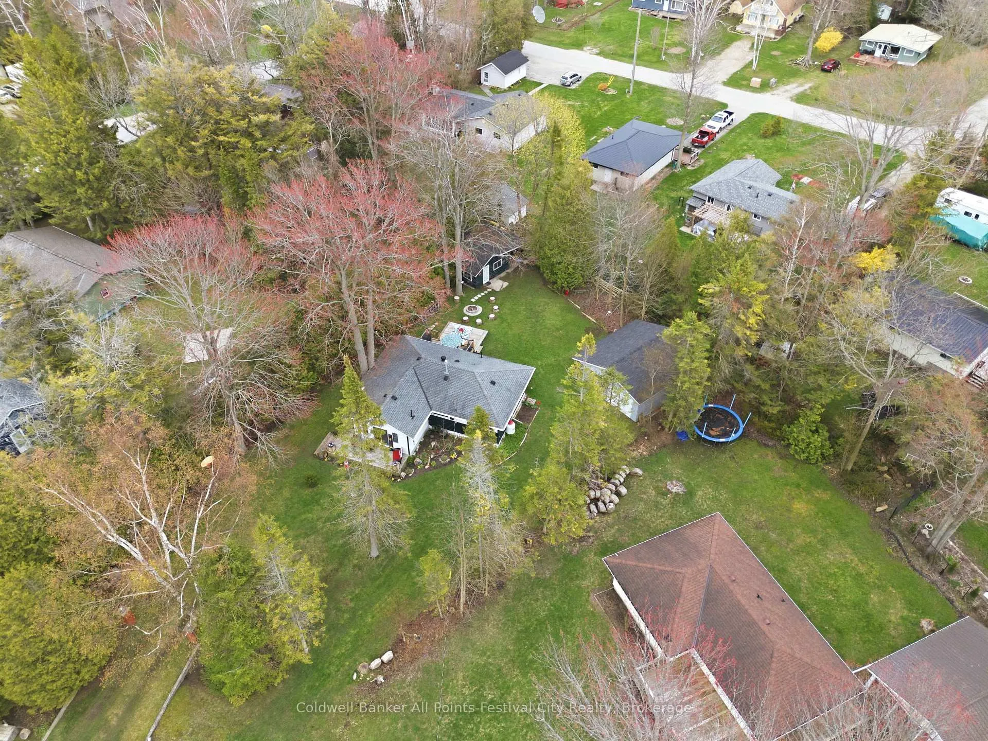 Photo 33 of 702 Yosacha Place, Huron-Kinloss — HOMEH