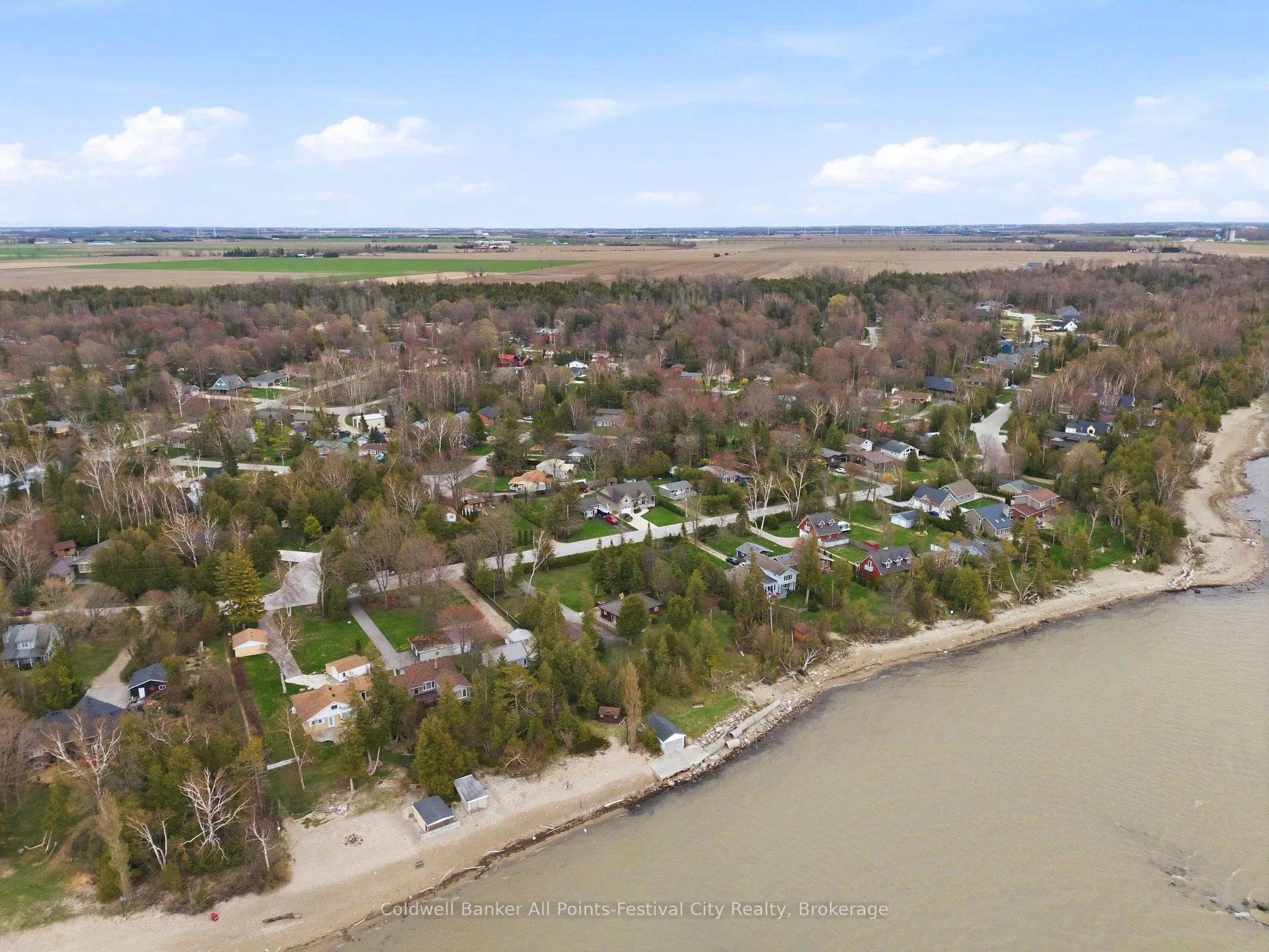 Photo 38 of 702 Yosacha Place, Huron-Kinloss — HOMEH