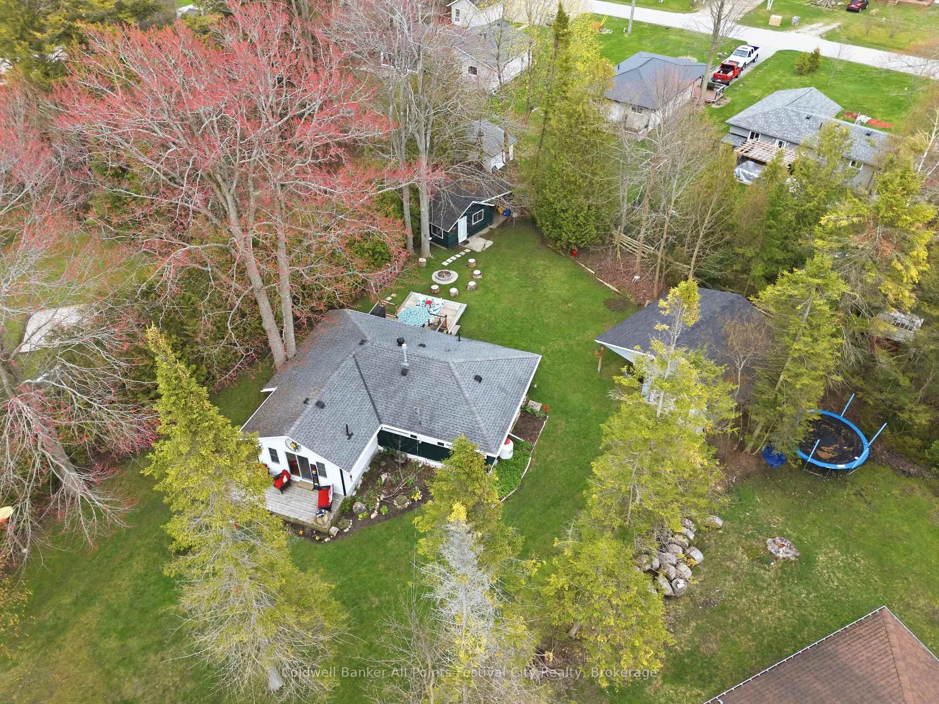 Photo 40 of 702 Yosacha Place, Huron-Kinloss — HOMEH