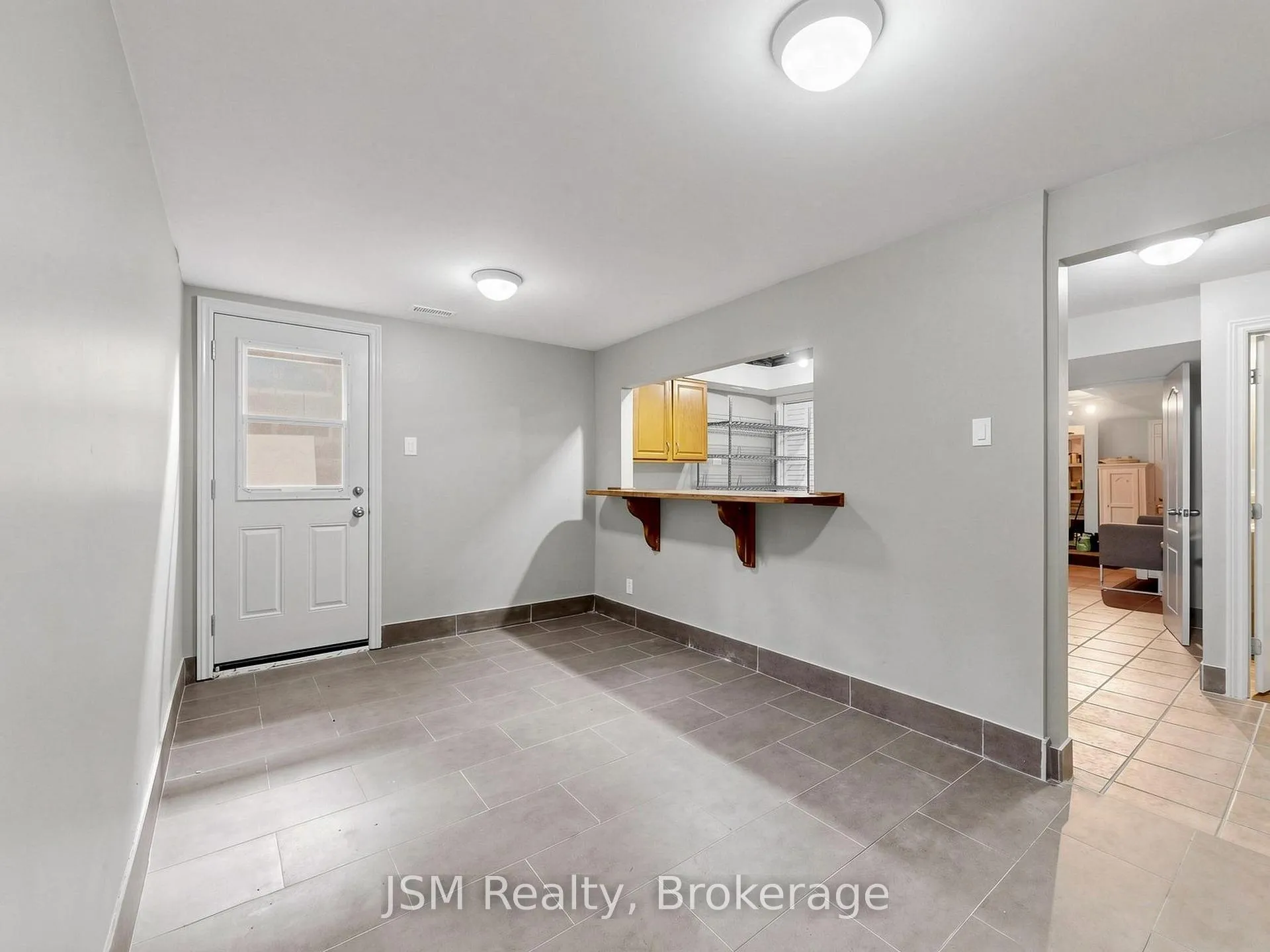 Photo 4 of Unit Lower, 577 Bud Gregory Boulevard, Mississauga, Hurontario — HOMEH