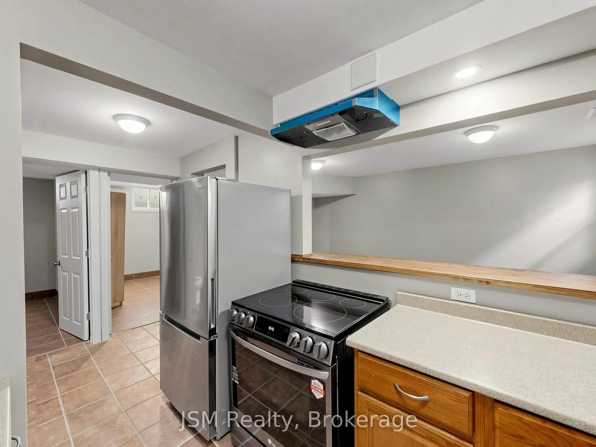 Photo 7 of Unit Lower, 577 Bud Gregory Boulevard, Mississauga, Hurontario — HOMEH