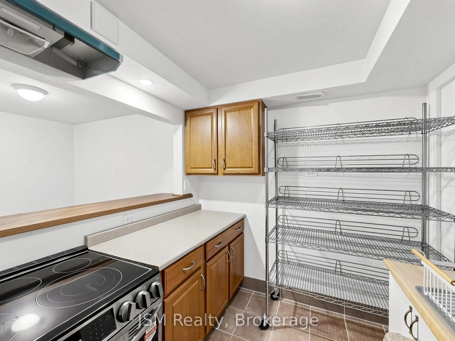 Photo 9 of Unit Lower, 577 Bud Gregory Boulevard, Mississauga, Hurontario — HOMEH