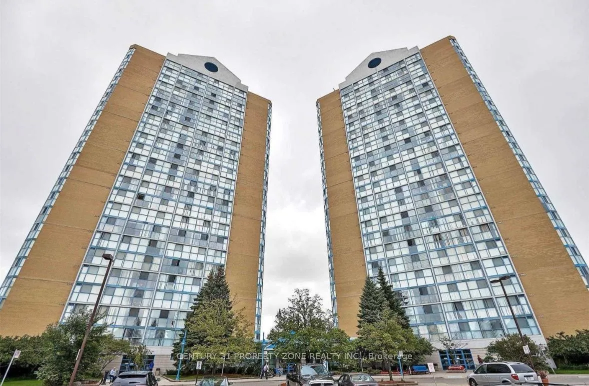 Front of Unit 1707, 25 Trailwood Drive