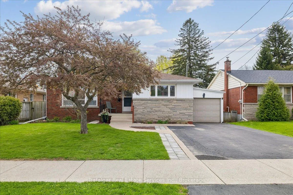 Photo 1 of 2286 Prospect Street, Burlington, Brant — HOMEH