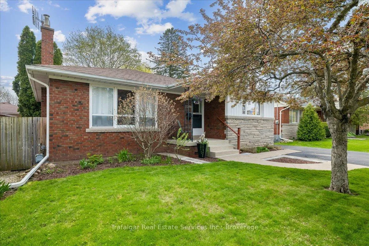 Photo 2 of 2286 Prospect Street, Burlington, Brant — HOMEH