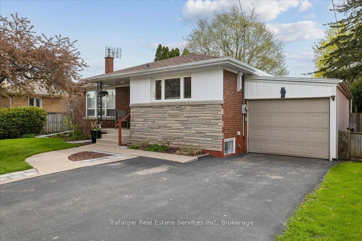 Photo 3 of 2286 Prospect Street, Burlington, Brant — HOMEH