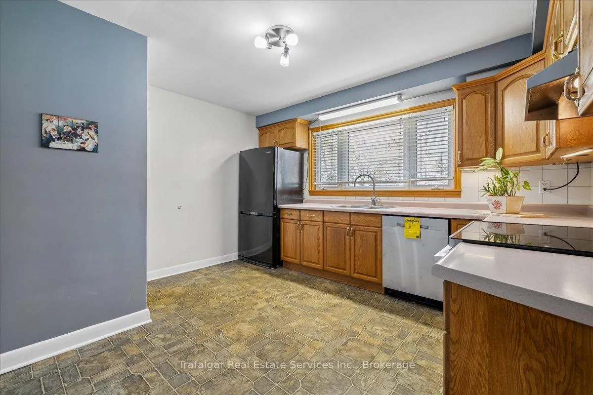 Photo 10 of 2286 Prospect Street, Burlington, Brant — HOMEH