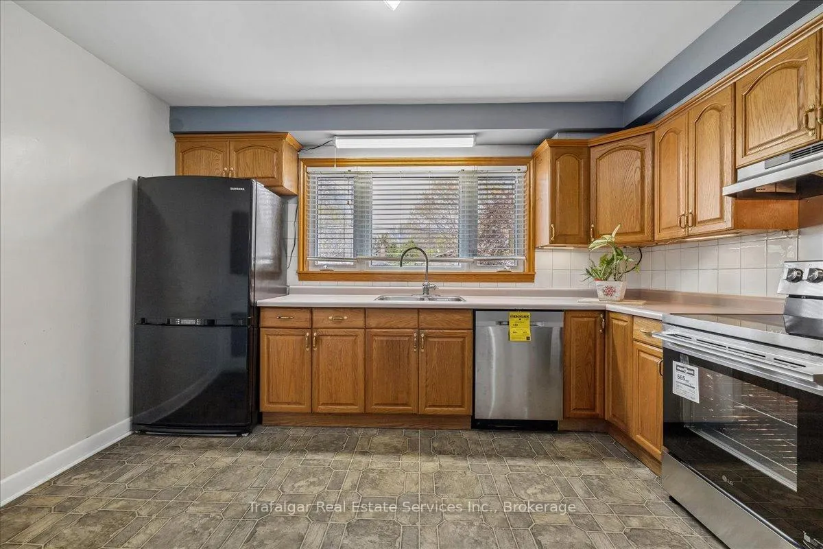Photo 11 of 2286 Prospect Street, Burlington, Brant — HOMEH