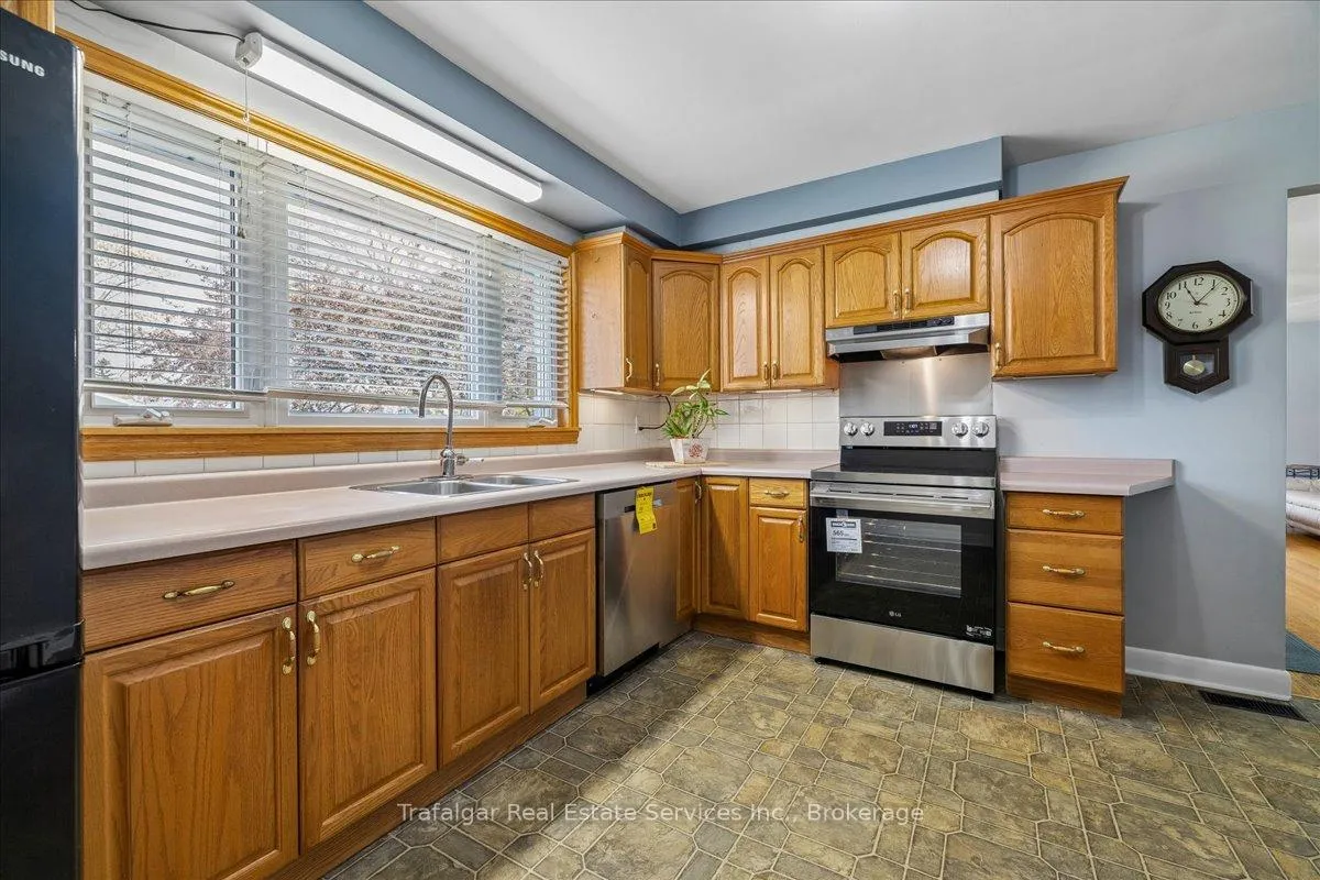 Photo 12 of 2286 Prospect Street, Burlington, Brant — HOMEH