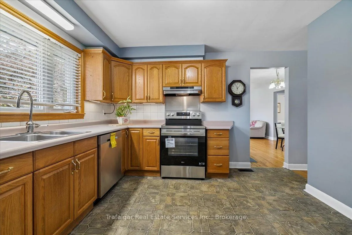 Photo 13 of 2286 Prospect Street, Burlington, Brant — HOMEH