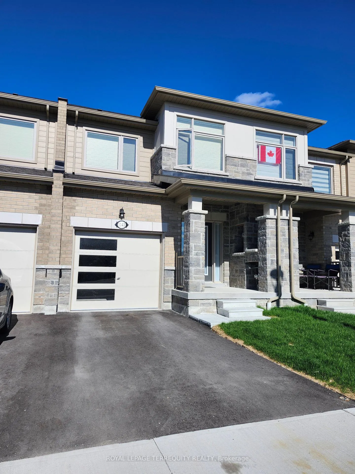 Front of 1141 Cameo Street