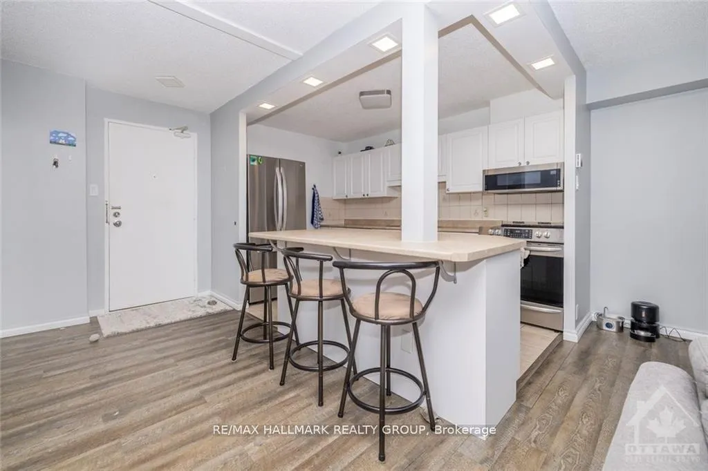 Photo 3 of Unit 104, 665 Bathgate Drive, Ottawa, Carson Meadows — HOMEH