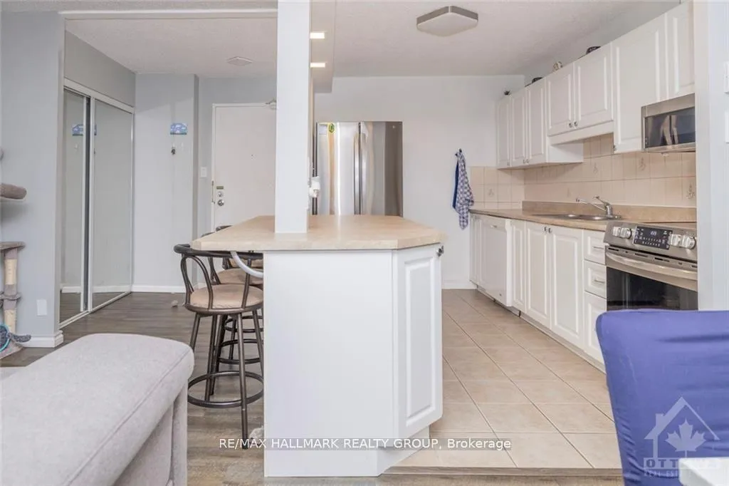 Photo 5 of Unit 104, 665 Bathgate Drive, Ottawa, Carson Meadows — HOMEH