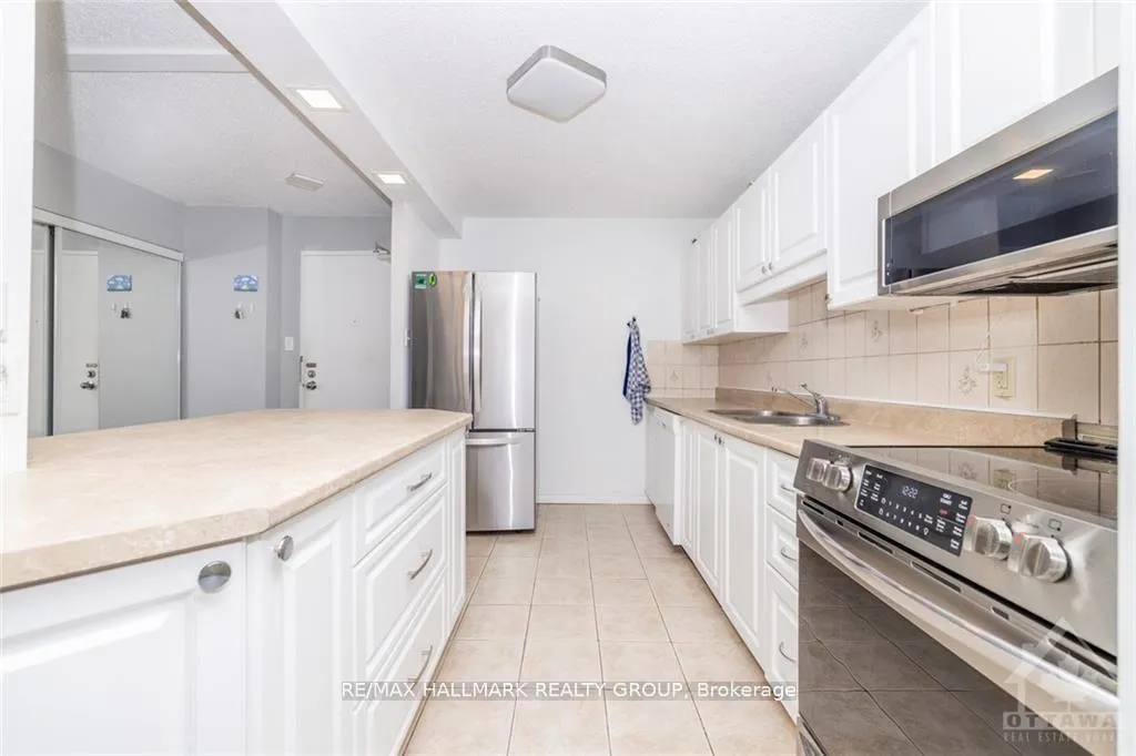 Photo 6 of Unit 104, 665 Bathgate Drive, Ottawa, Carson Meadows — HOMEH