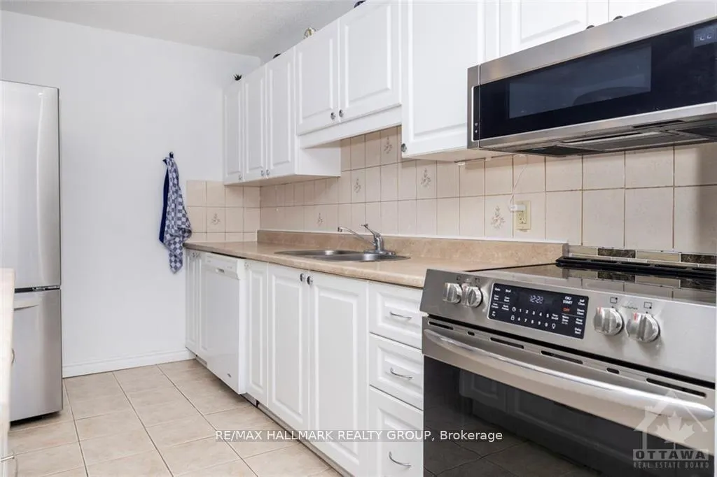 Photo 7 of Unit 104, 665 Bathgate Drive, Ottawa, Carson Meadows — HOMEH