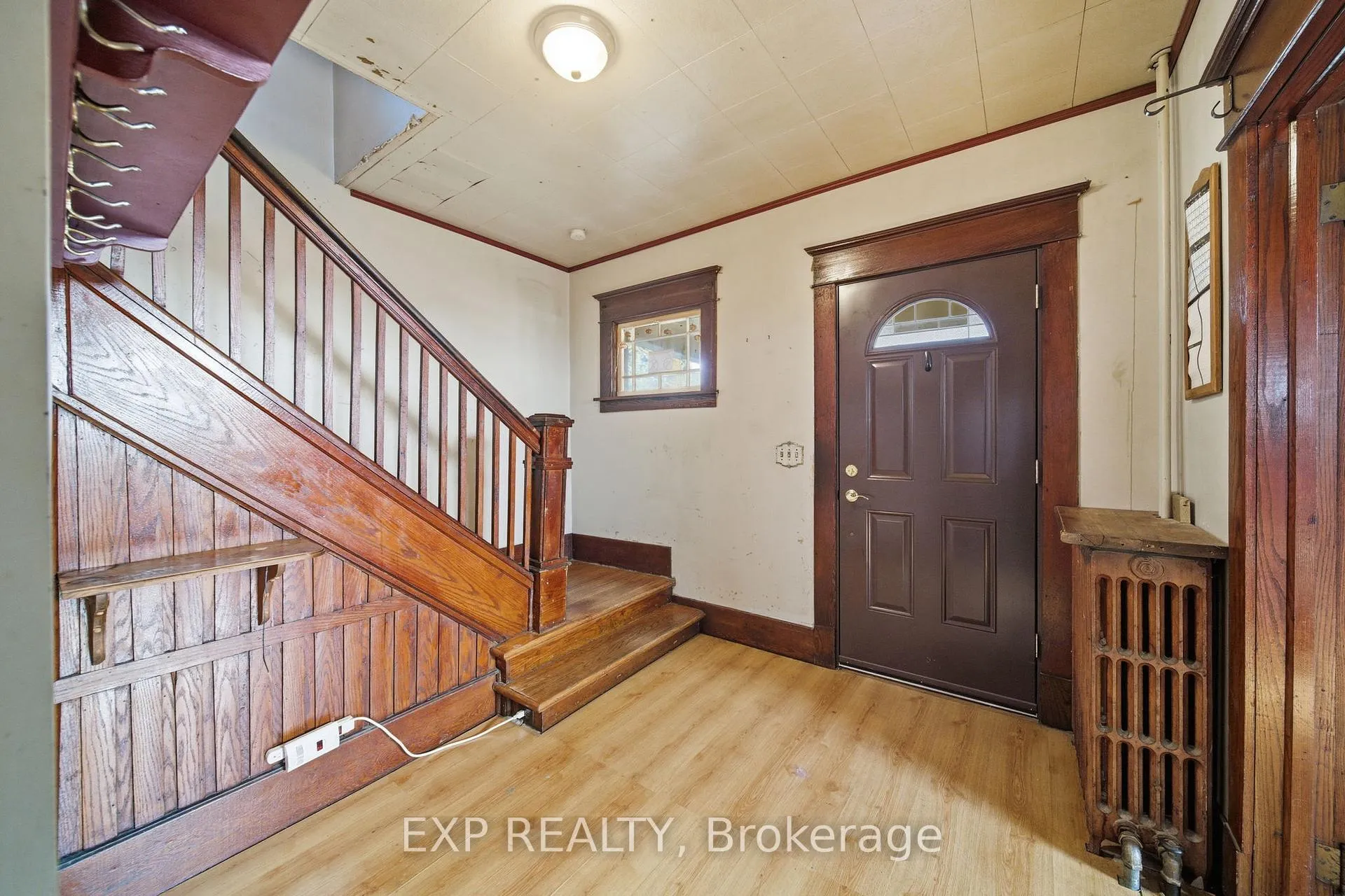 Photo 10 of 160 Head Street N, Norfolk, Simcoe — HOMEH