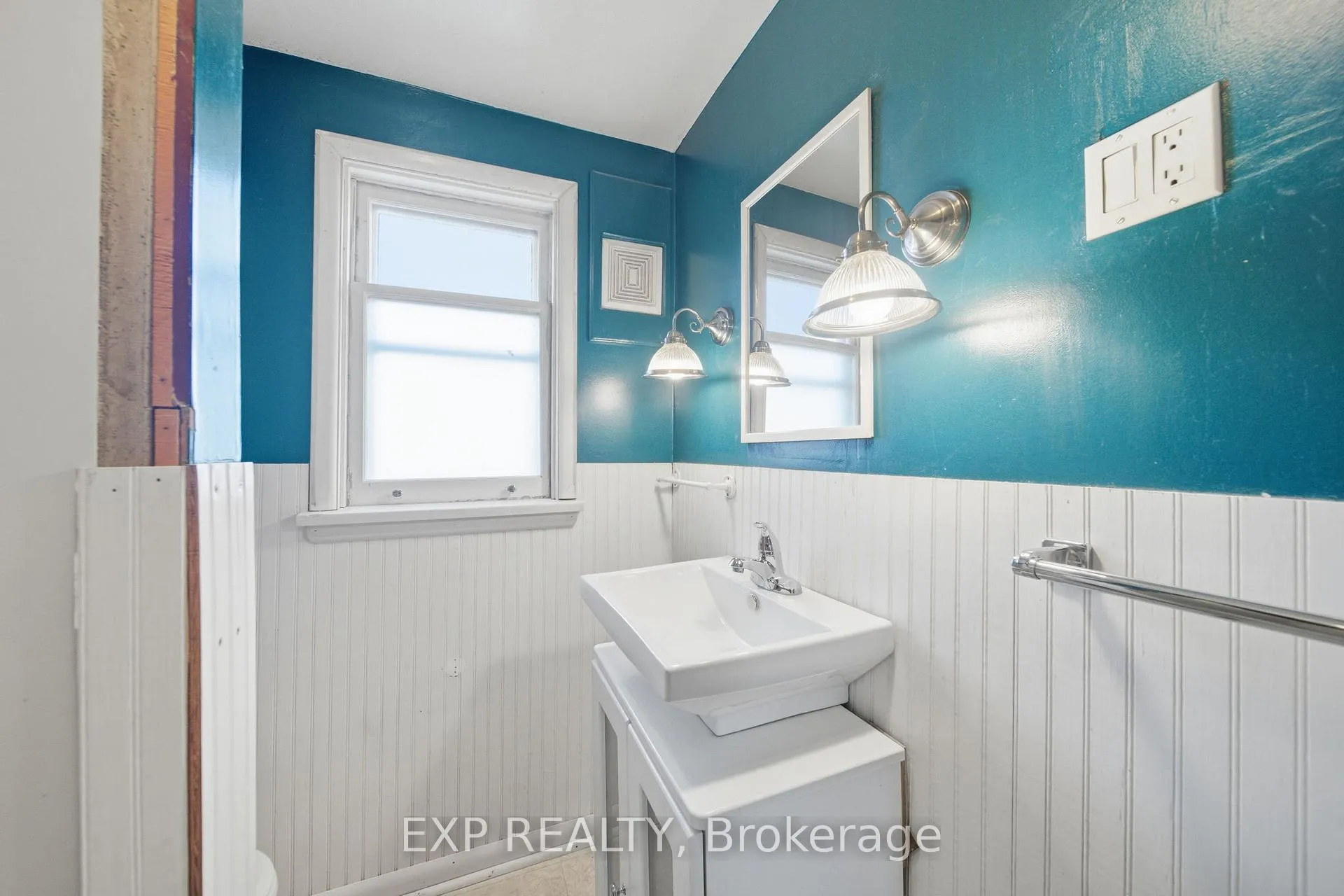 Photo 29 of 160 Head Street N, Norfolk, Simcoe — HOMEH