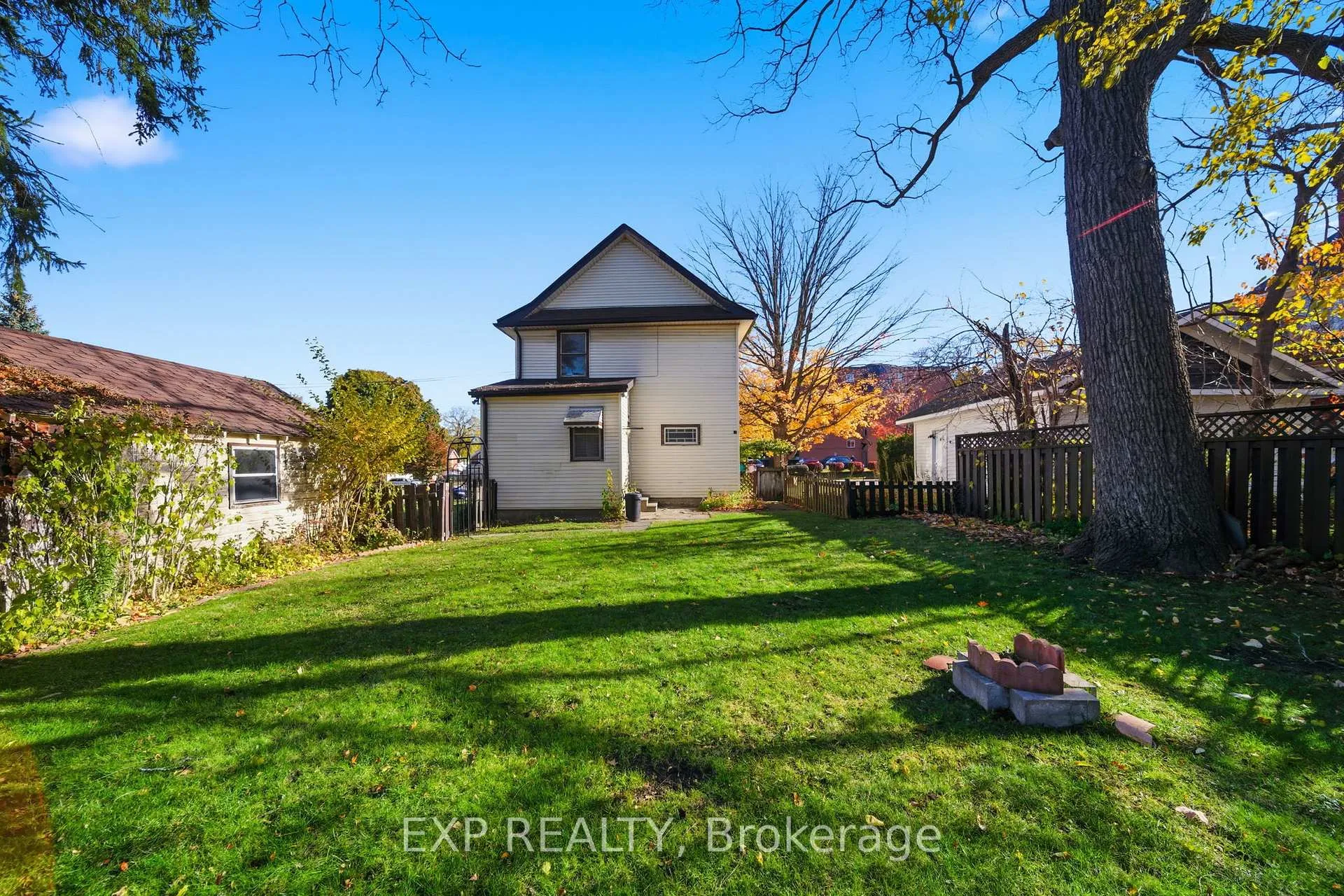 Photo 39 of 160 Head Street N, Norfolk, Simcoe — HOMEH