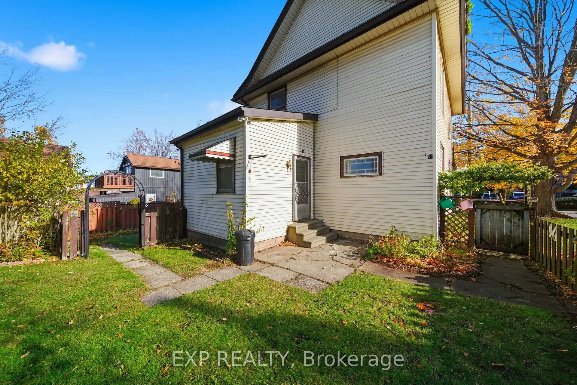 Photo 40 of 160 Head Street N, Norfolk, Simcoe — HOMEH