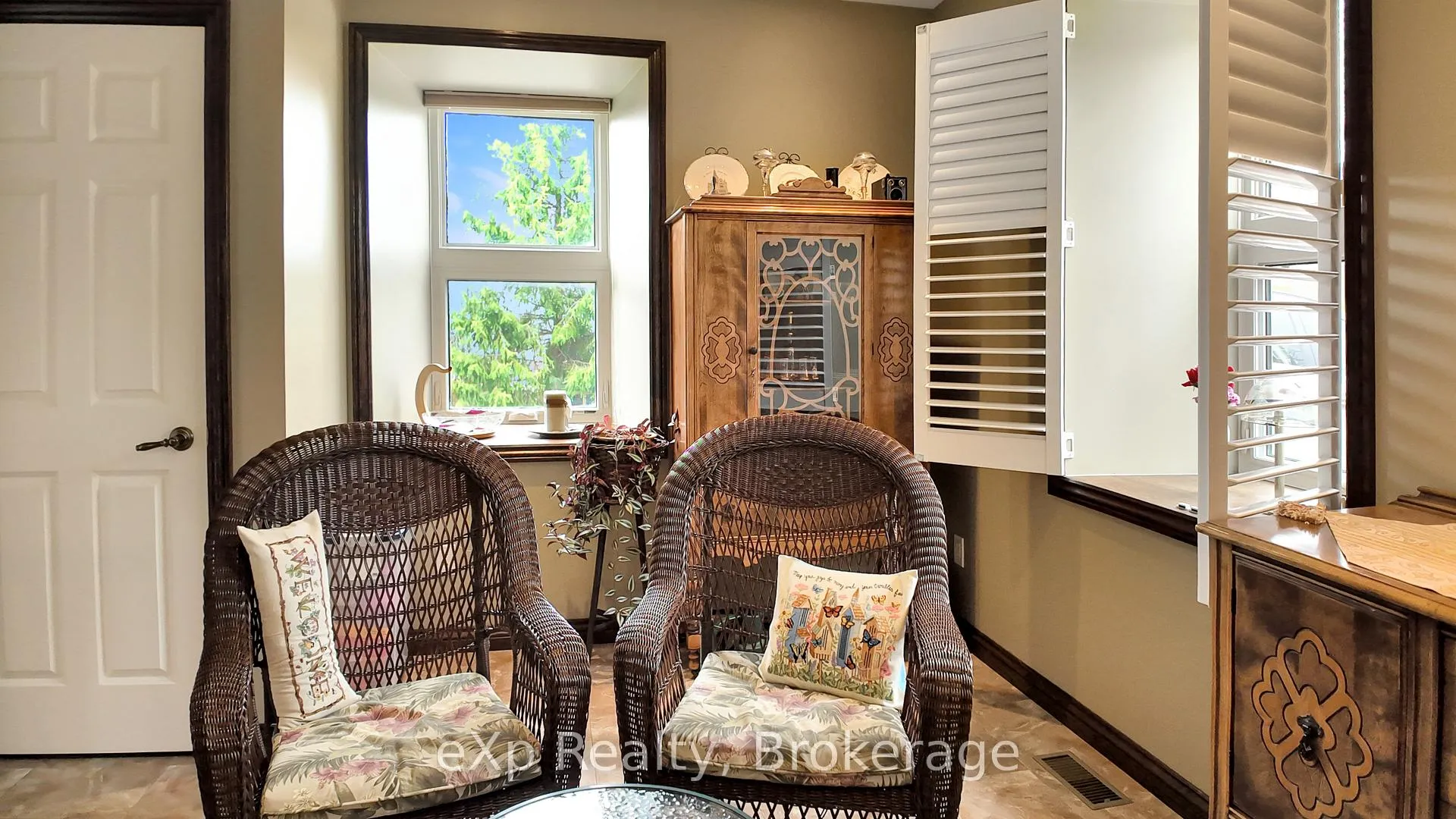 Photo 4 of 372 Adam Street, West Grey — HOMEH