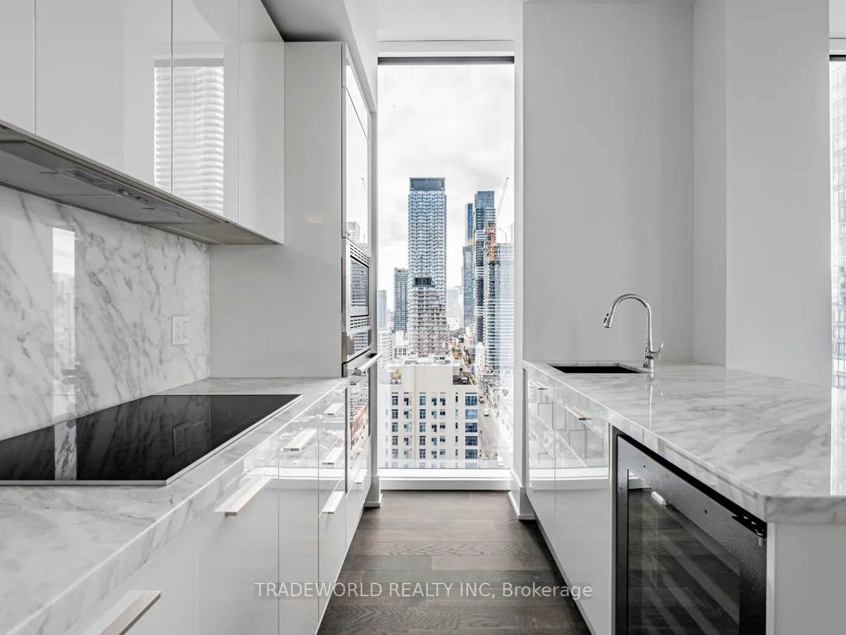 Photo 4 of Unit 2112, 1 Gloucester Street, Toronto, Church-Yonge Corridor — HOMEH