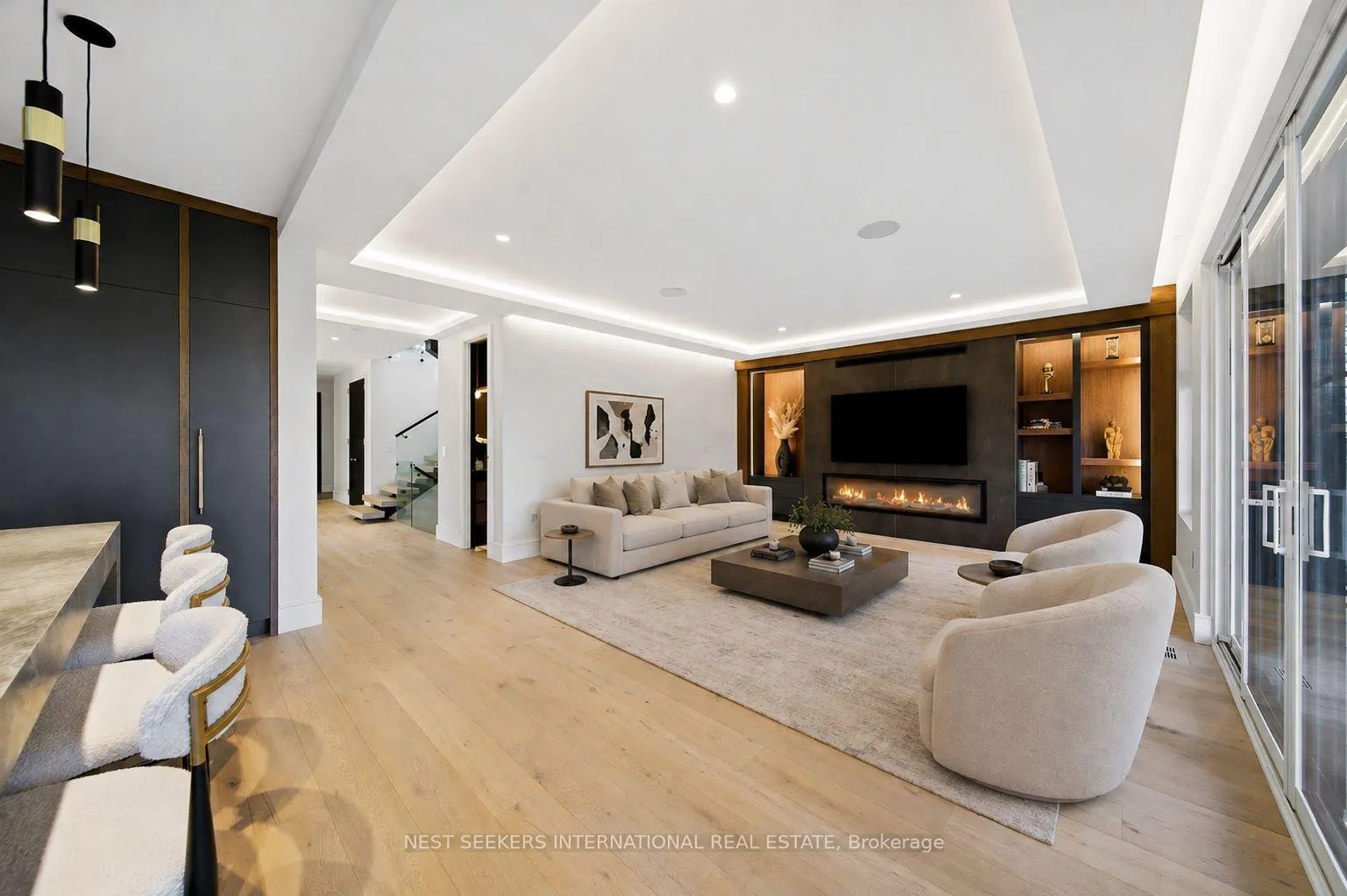 Photo 7 of 27 Inverleigh Drive, Etobicoke, Stonegate-Queensway — HOMEH